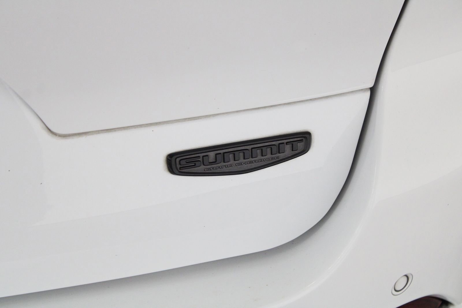 Used 2023 Jeep Grand Cherokee L Summit w/ High Altitude Package image 13