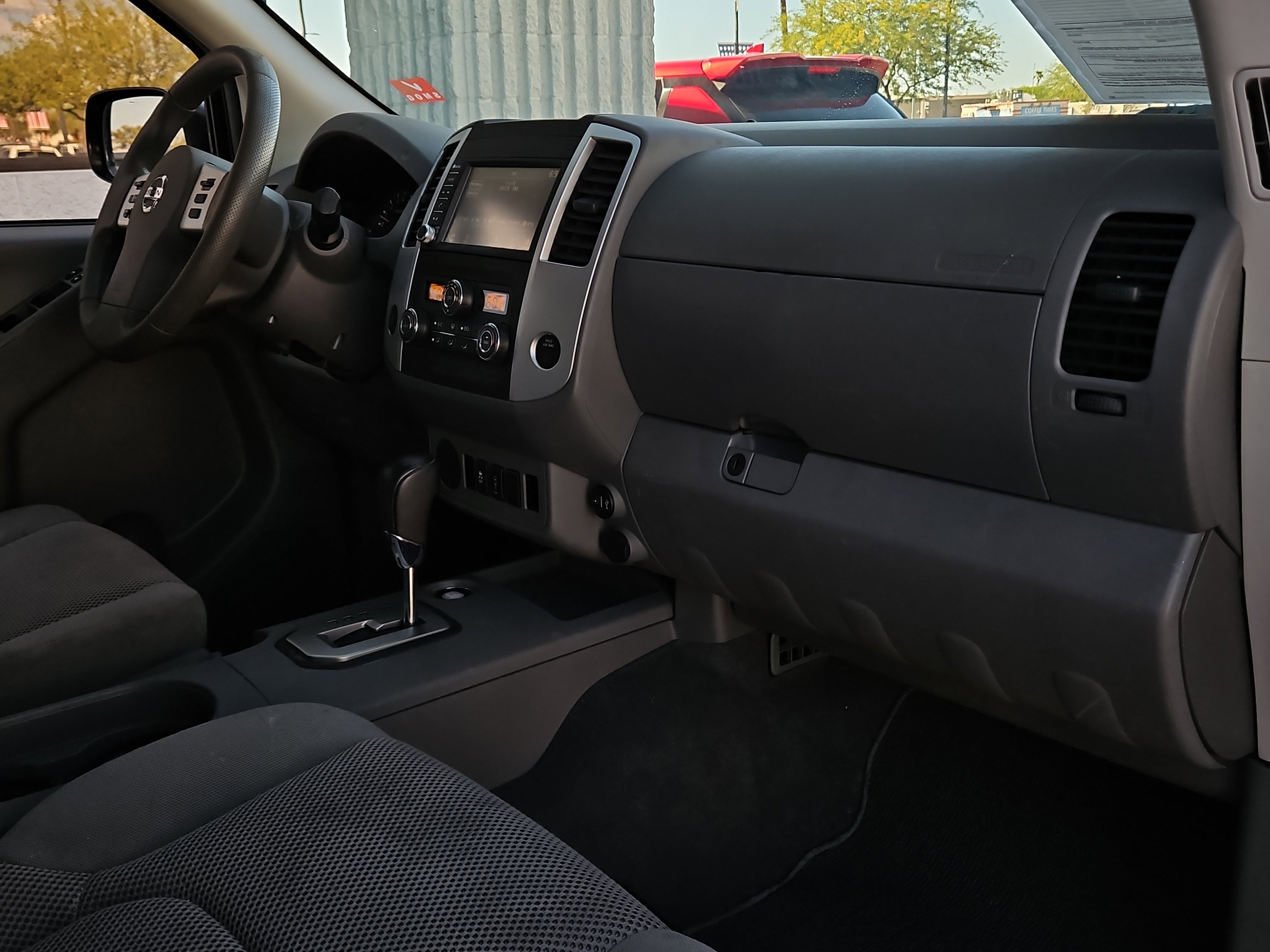 Used 2020 Nissan Frontier SV image 21