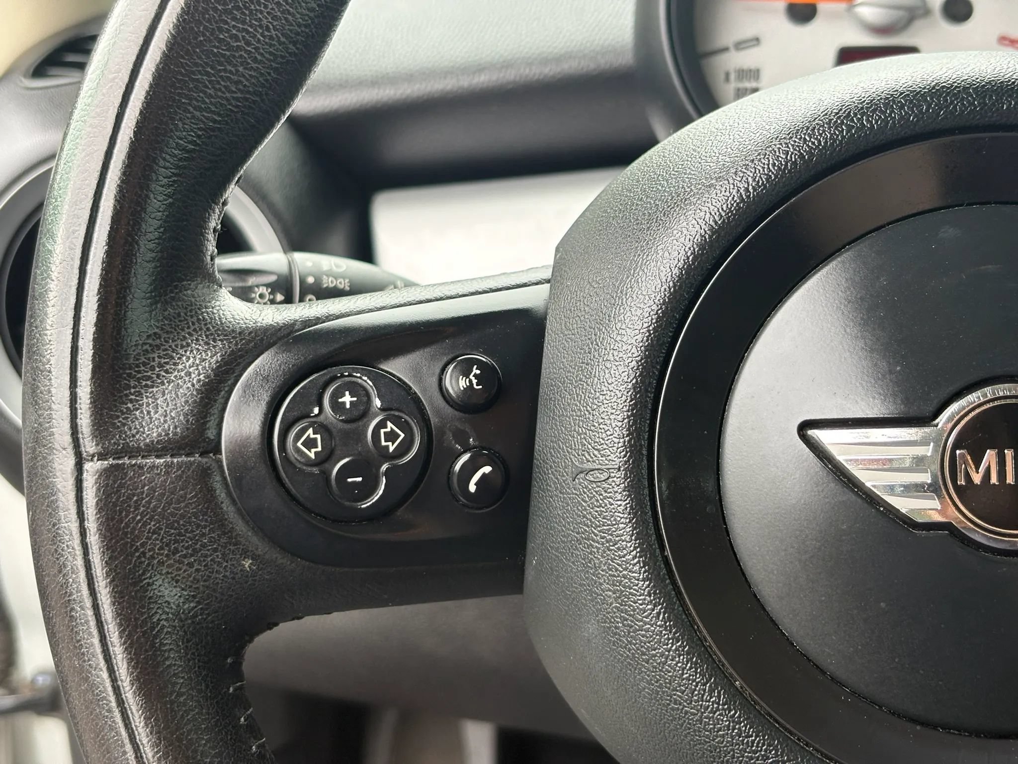 Used 2014 MINI Cooper Clubman FWD image 12