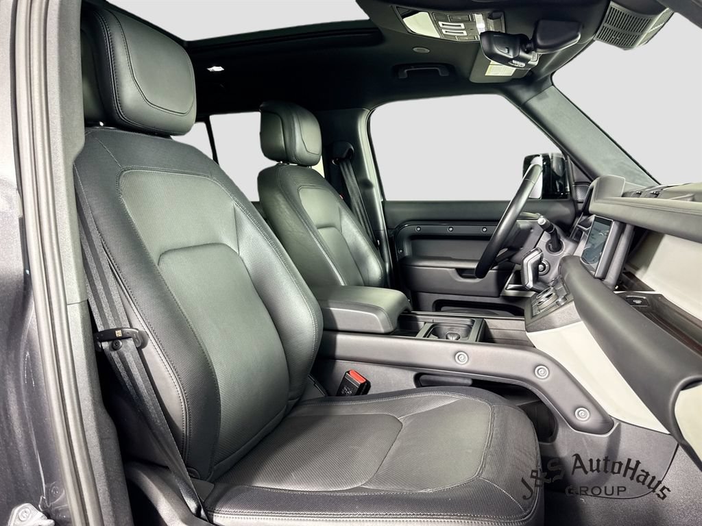 Used 2023 Land Rover Defender 110 X-Dynamic SE AWD/4WD image 37