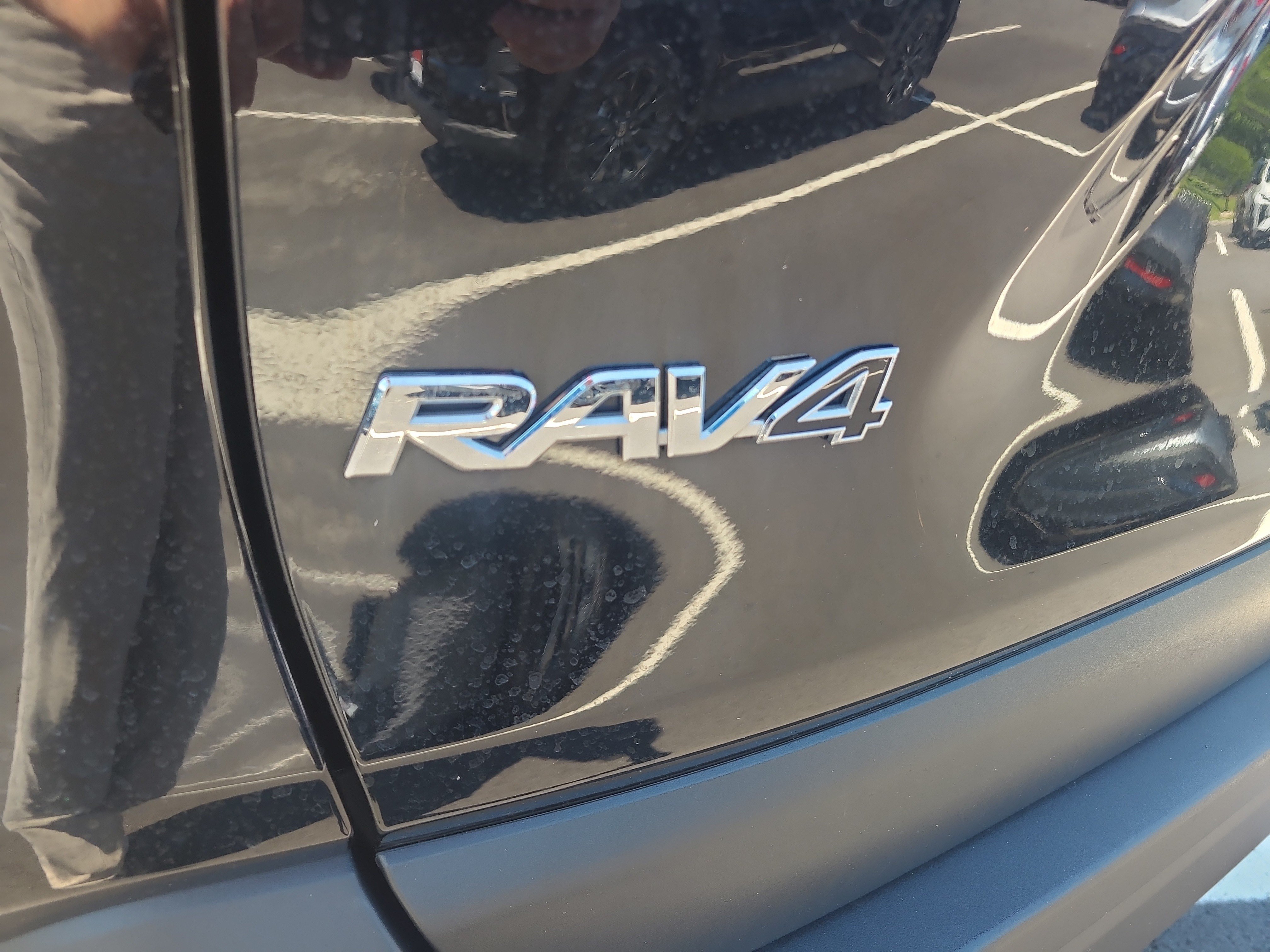 Certified 2025 Toyota RAV4 XLE AWD/4WD image 28