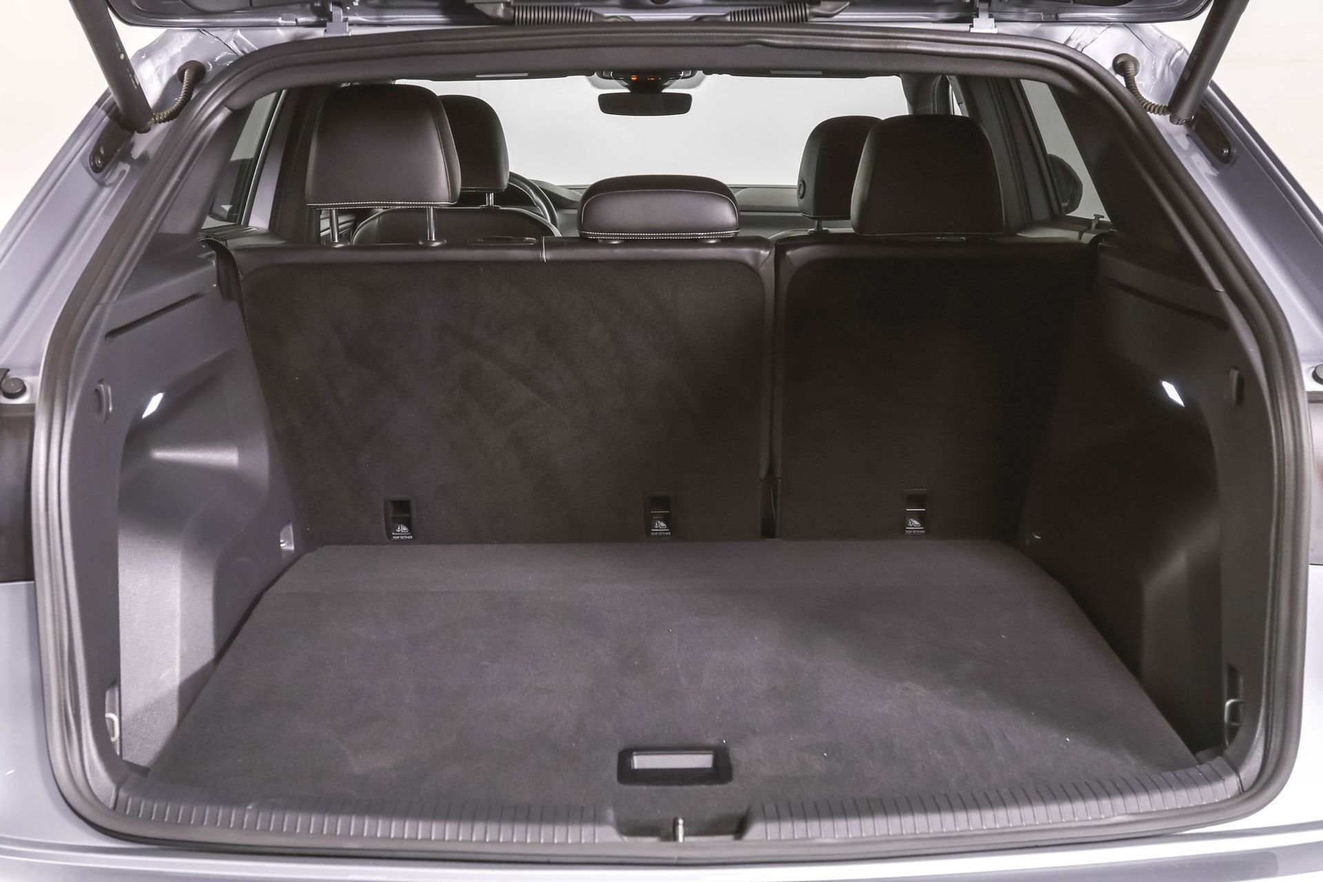 Used 2024 Volkswagen Atlas Cross Sport SE image 37