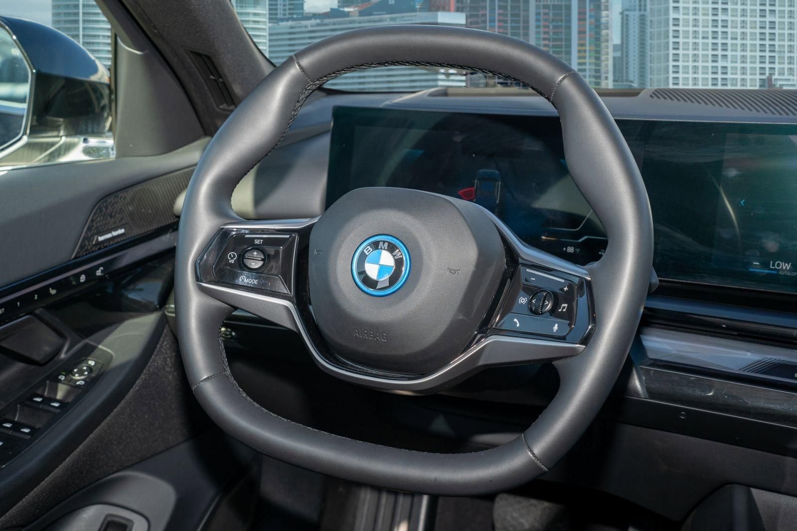 Used 2024 BMW i5 eDrive40i RWD image 23