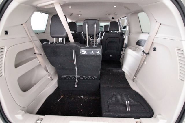 Used 2017 Chrysler Pacifica Touring-L Plus image 28