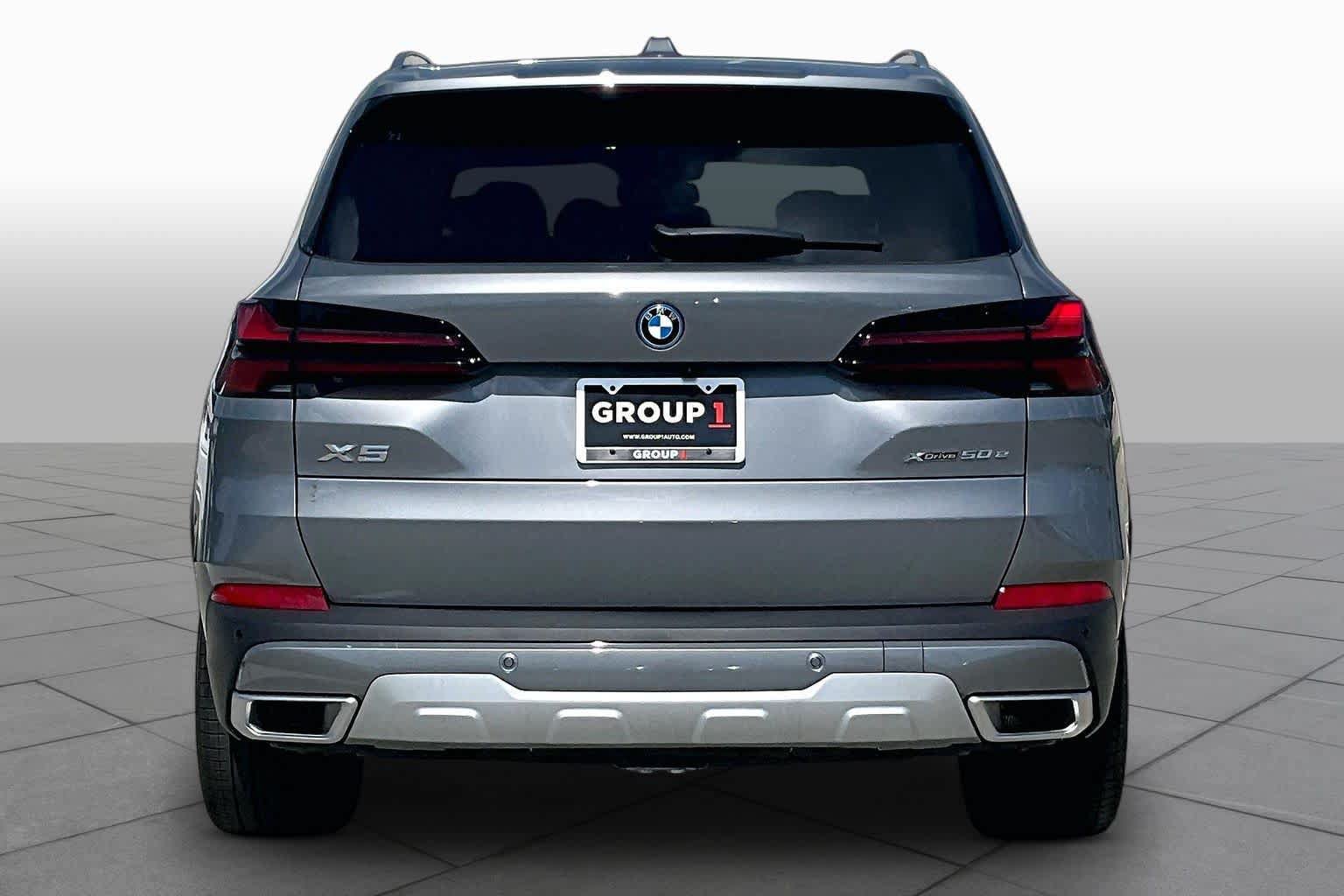 Used 2026 BMW X5 xDrive50e w/ Premium Package AWD/4WD image 4