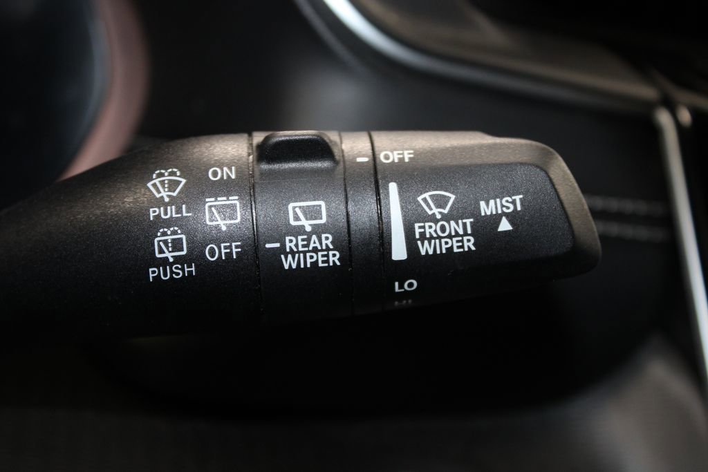 Used 2024 Jeep Grand Cherokee Altitude AWD/4WD image 25