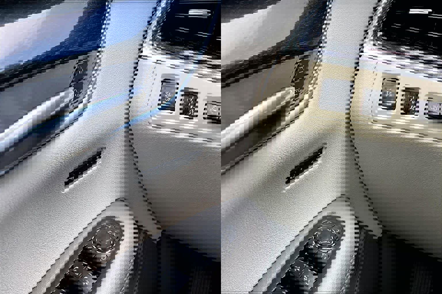 Used 2020 Cadillac XT6 Premium Luxury FWD image 32