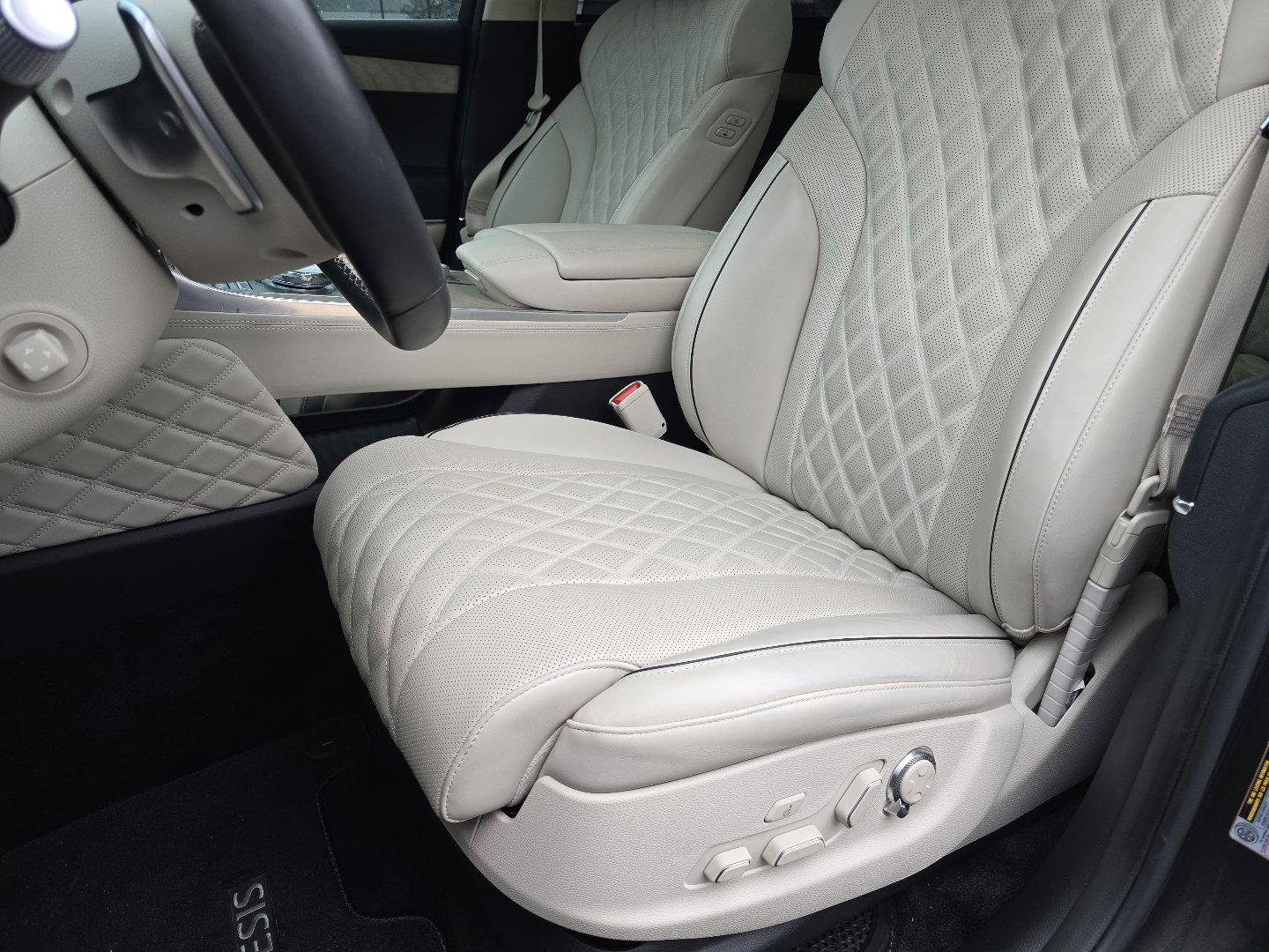 Used 2024 Genesis GV80 3.5T w/ Prestige Package image 42