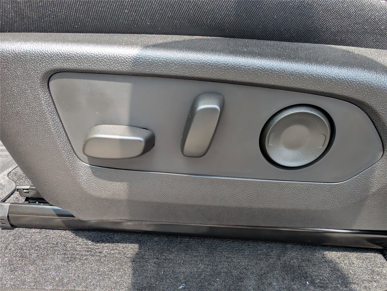 New 2026 GMC Canyon Elevation w/ Convenience Package image 13