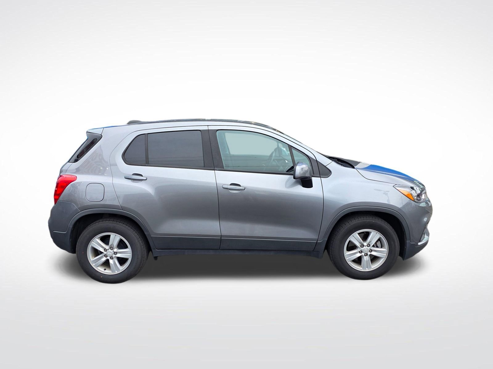 Used 2020 Chevrolet Trax LS w/ Tint and Cruise Package image 4
