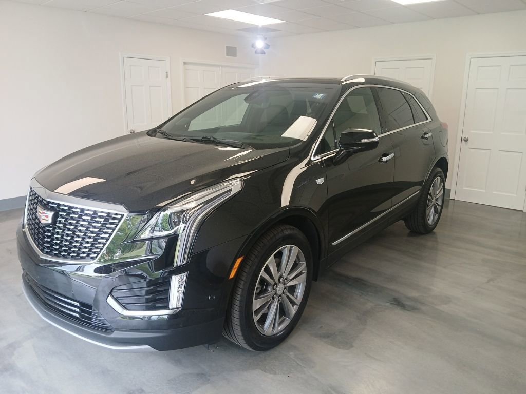 Used 2025 Cadillac XT5 Premium Luxury w/ Technology Package AWD/4WD image 4