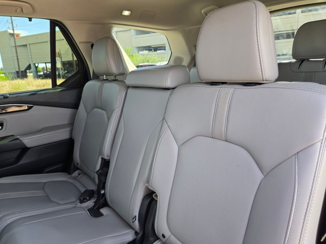 Used 2024 Honda Pilot Touring image 16