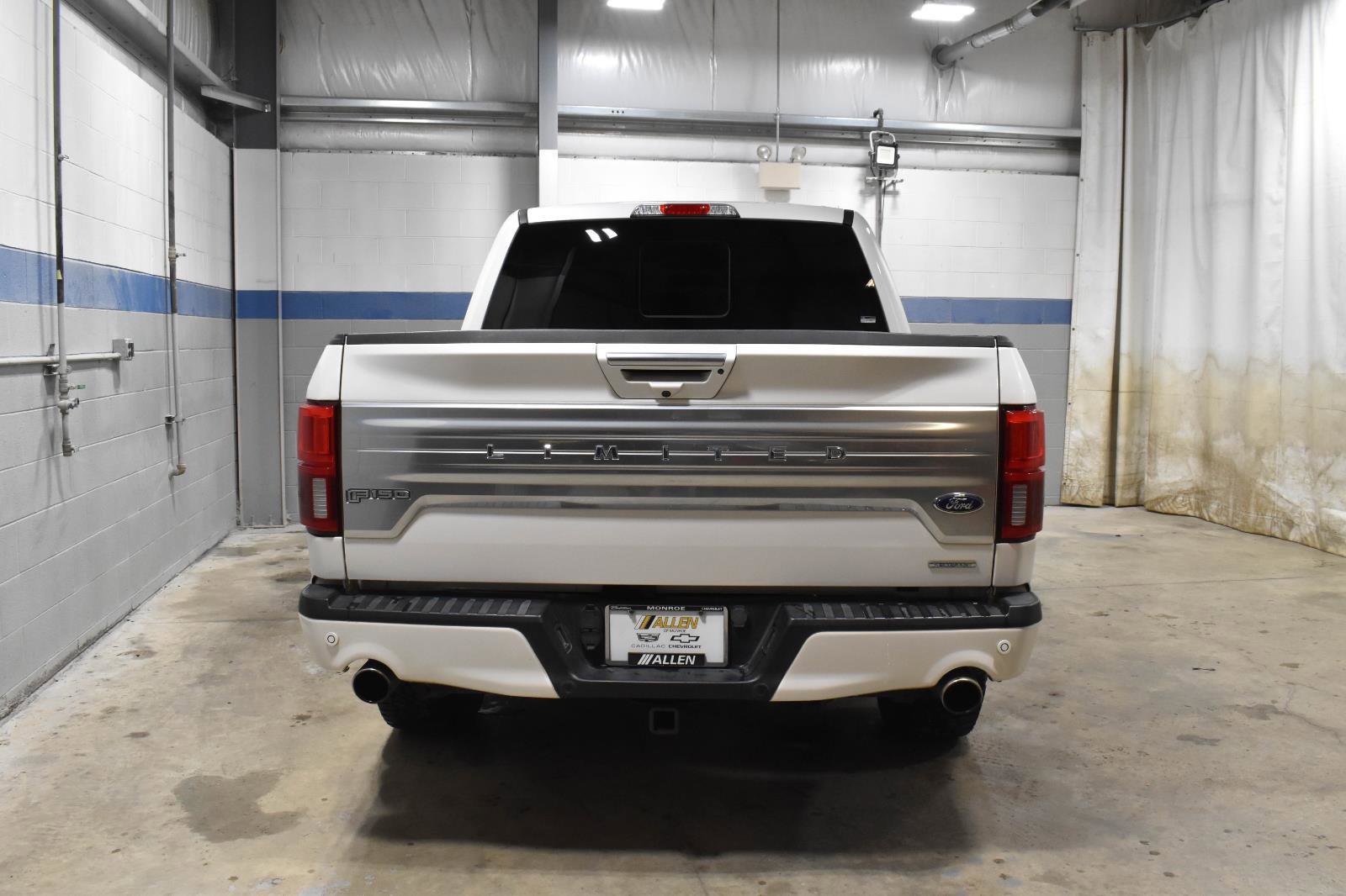 Used 2019 Ford F150 Limited w/ Trailer Tow Package image 27