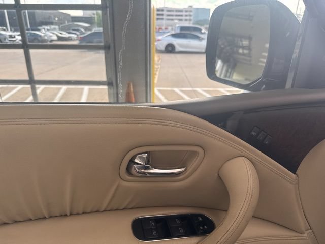 Used 2011 INFINITI QX56 4WD w/ Deluxe Touring Pkg image 12