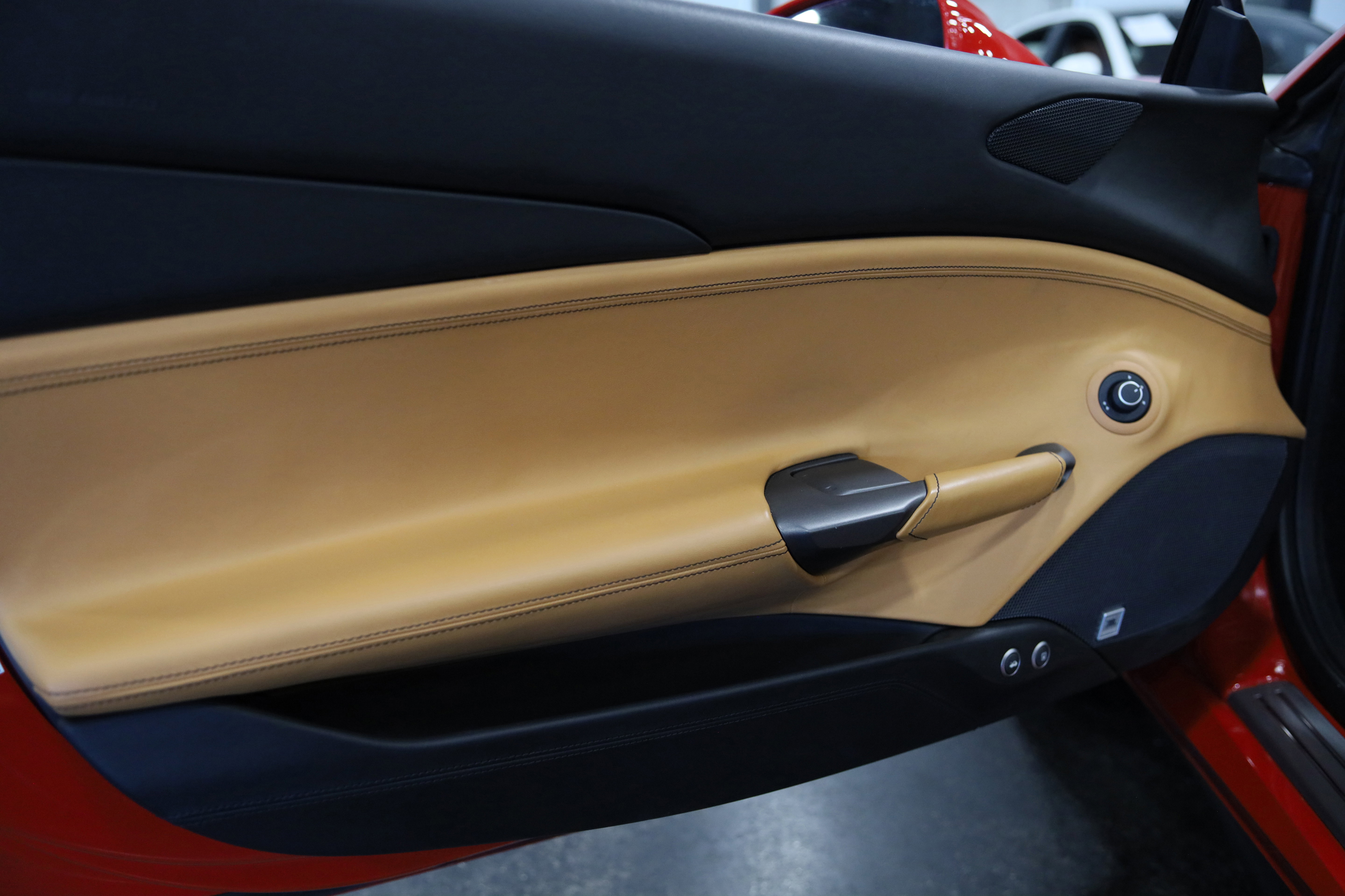 Used 2019 Ferrari 488 Spider image 7