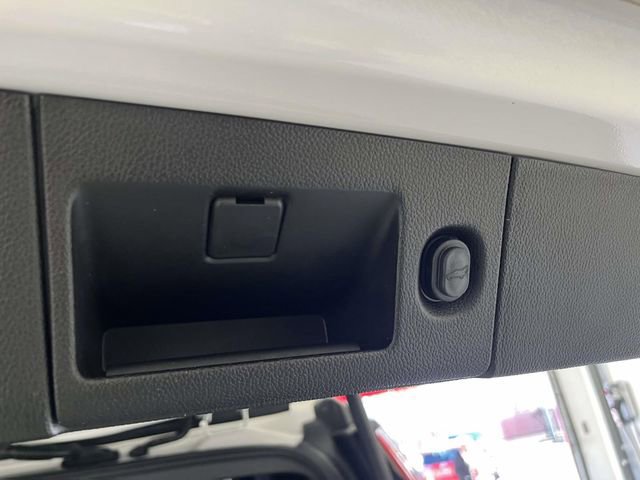 Used 2018 Cadillac Escalade Platinum image 16