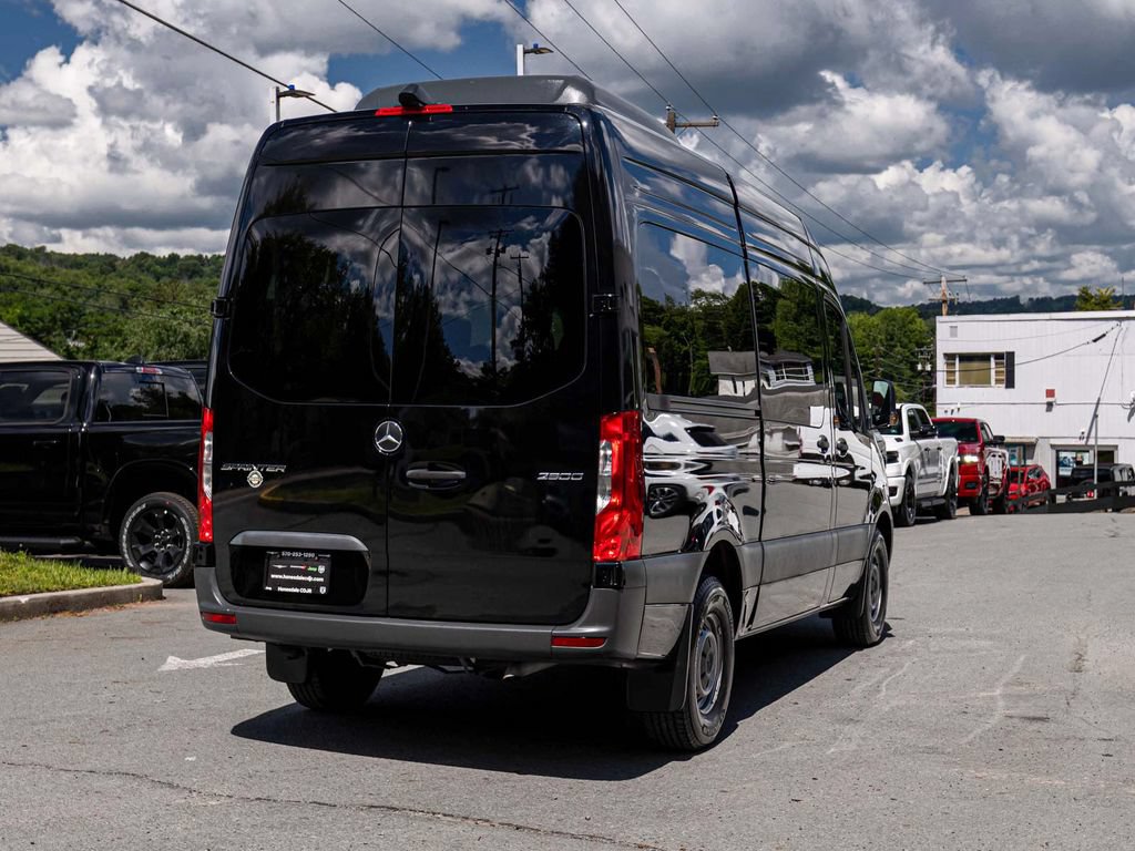 Used 2024 Mercedes-Benz Sprinter 2500 image 4