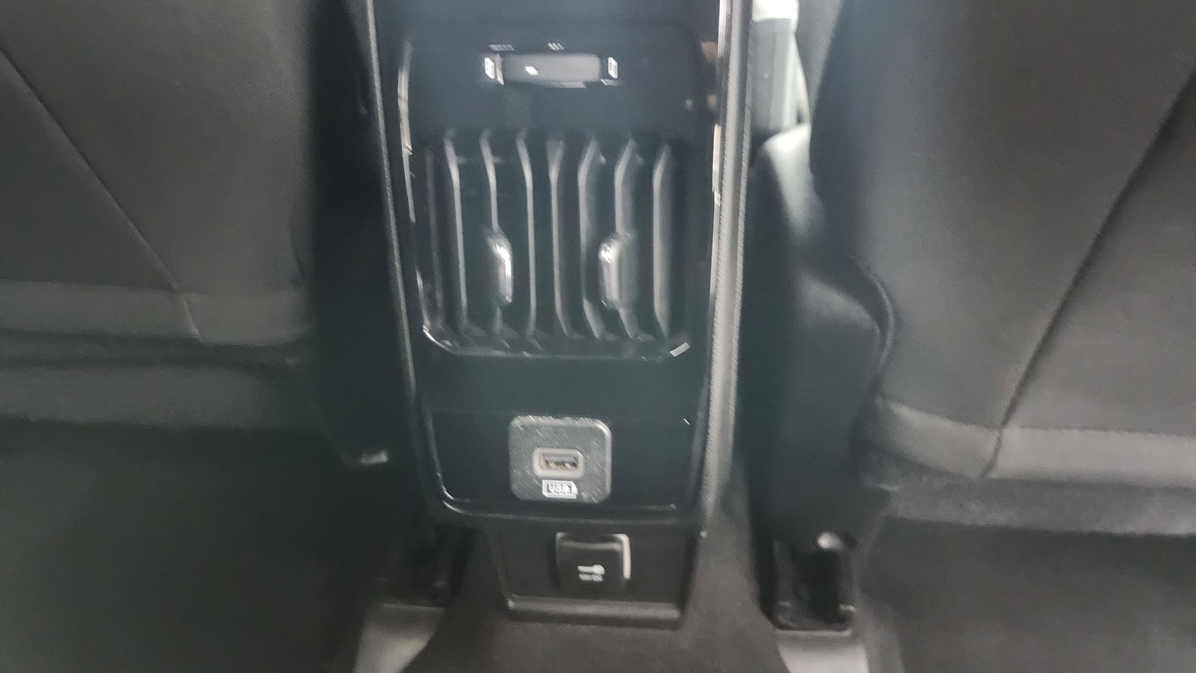 Used 2025 Jeep Compass Sport image 14