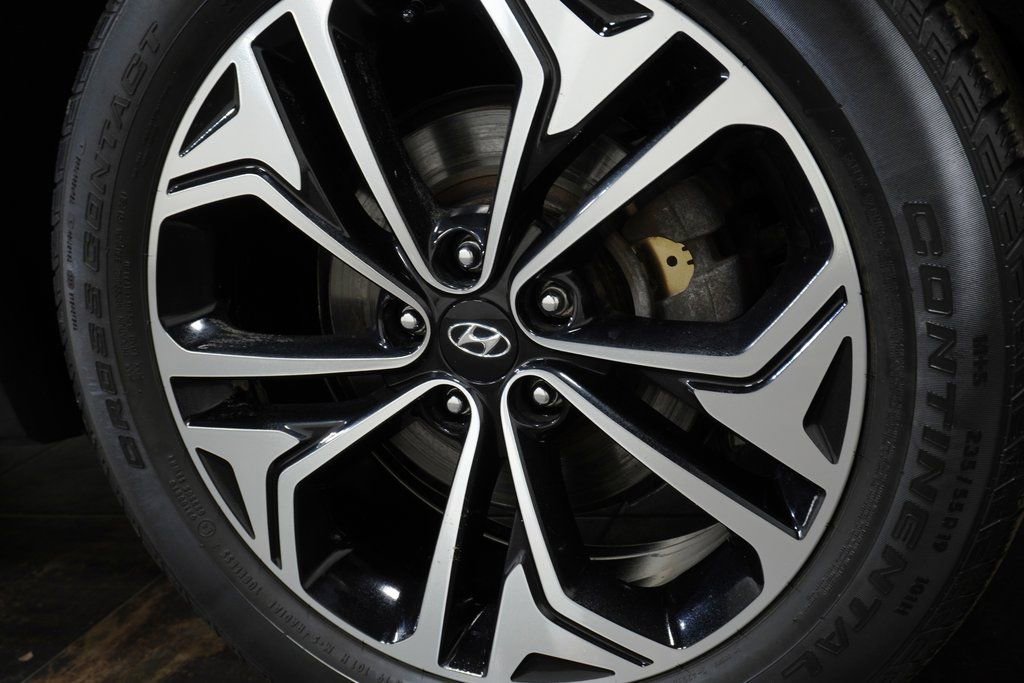 Used 2020 Hyundai Santa Fe Limited image 12