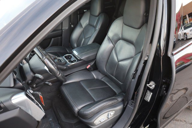 Used 2013 Porsche Cayenne Diesel AWD/4WD image 25