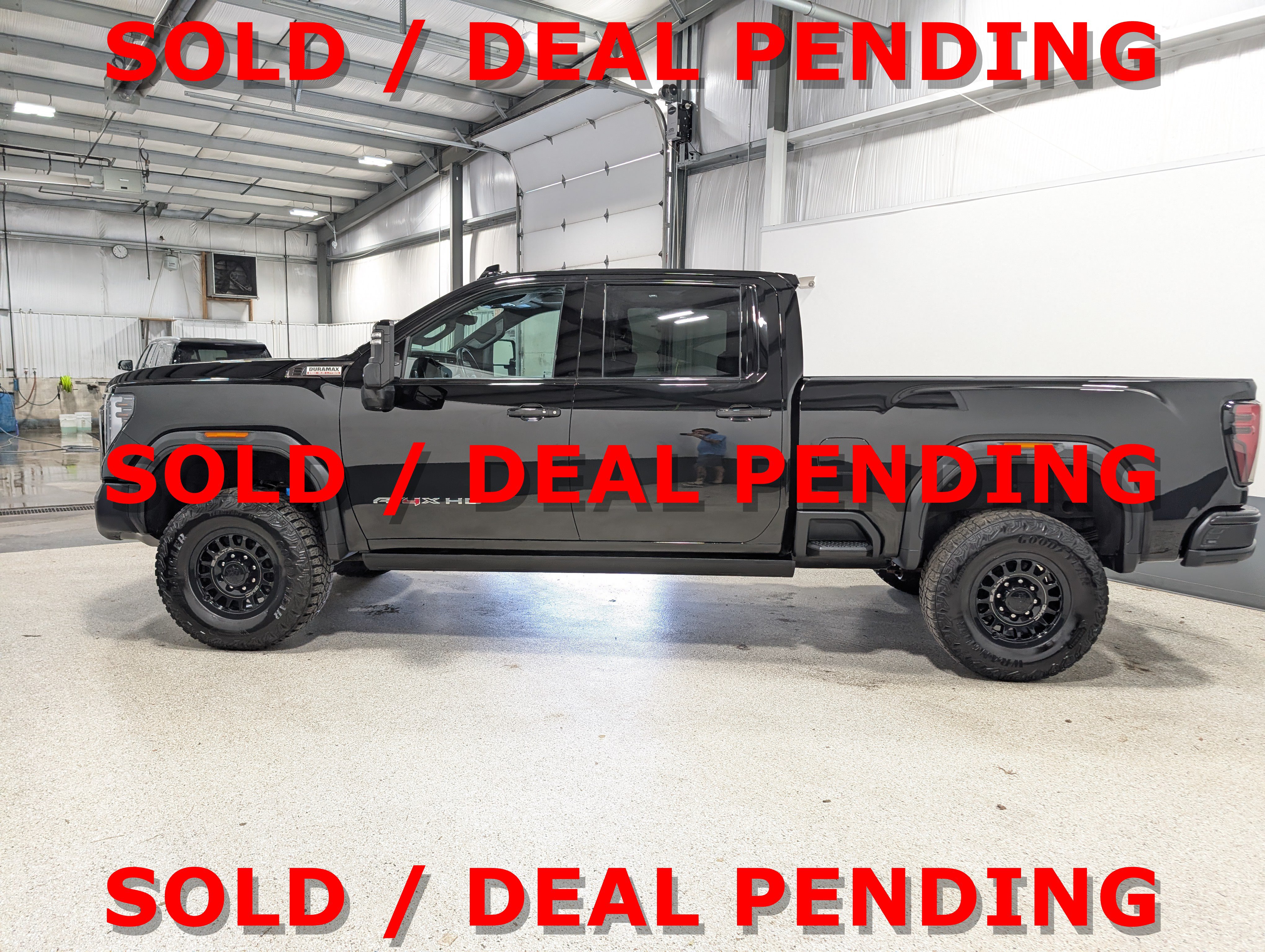 Used 2025 GMC Sierra 2500 AT4X w/ AT4X AEV Edition AWD/4WD image 6