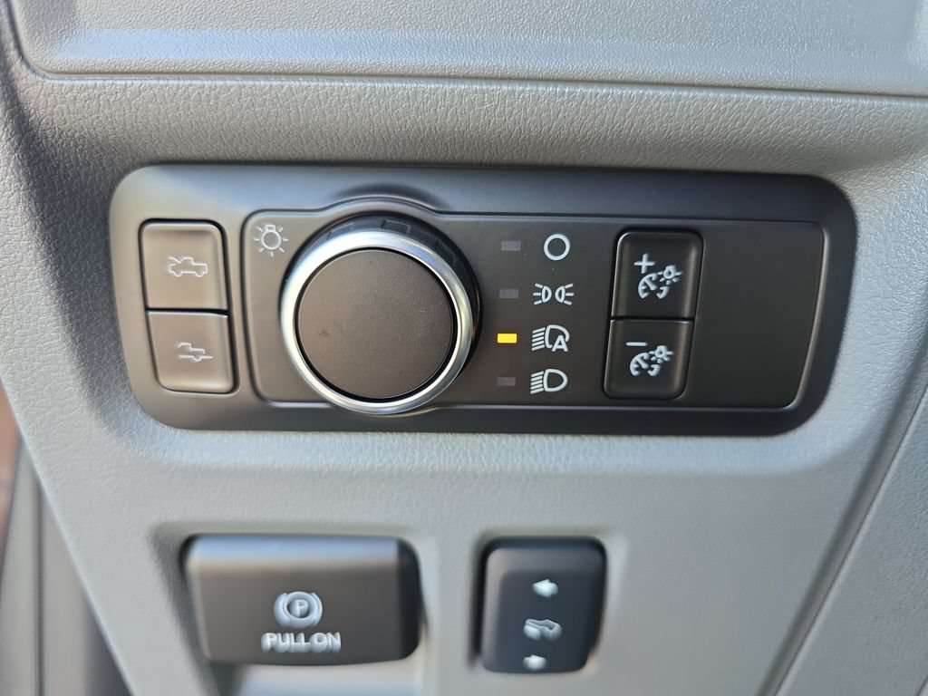 Used 2025 Ford F150 Lightning Flash AWD/4WD image 26