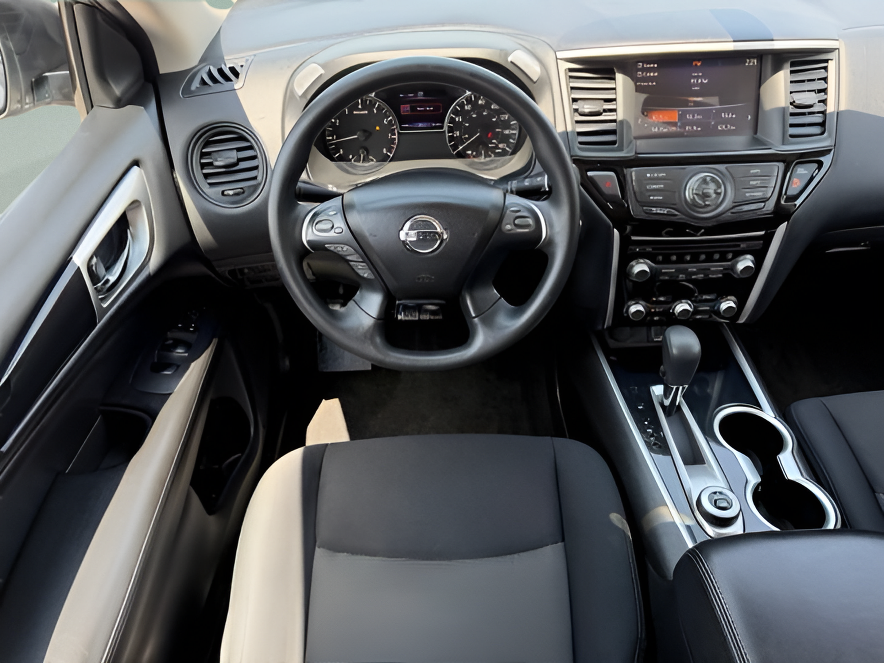 Used 2018 Nissan Pathfinder S AWD/4WD image 11