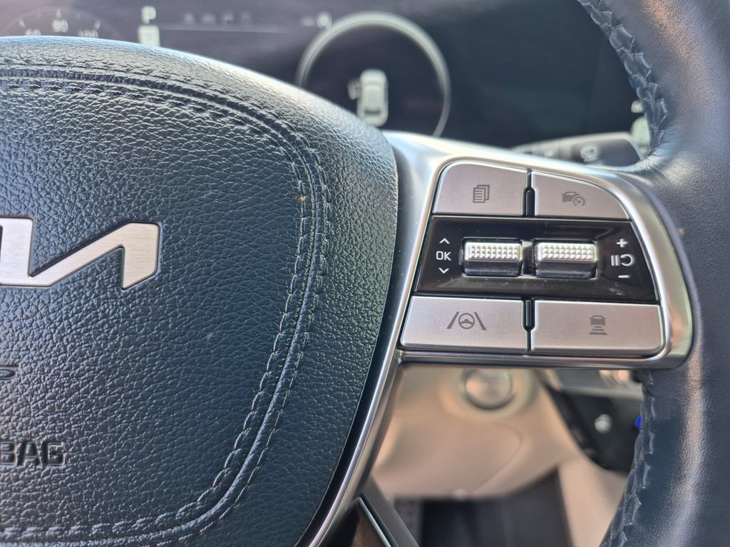 Certified 2025 Kia Telluride SX w/ SX Captain's Chair Package AWD/4WD image 21