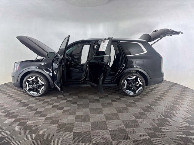 Certified 2024 Kia Telluride EX w/ EX Captain's Chair Package AWD/4WD image 11