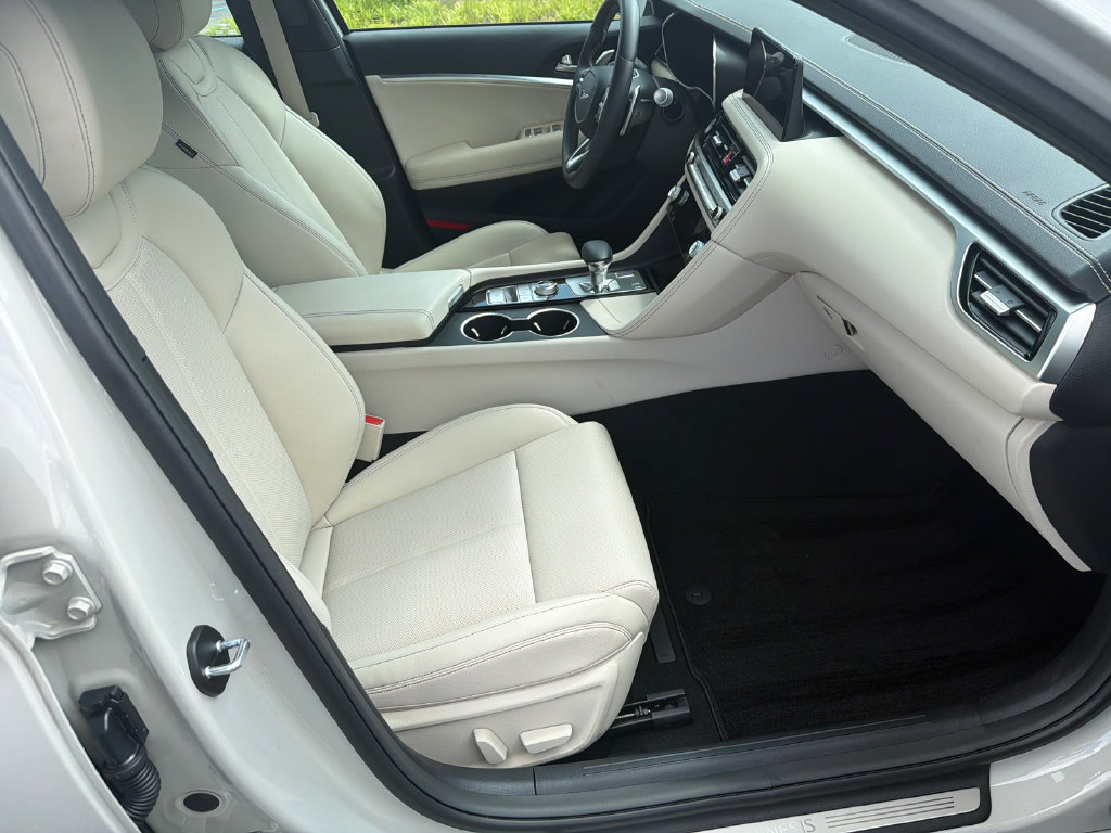 Used 2026 Genesis G70 2.5T RWD image 16
