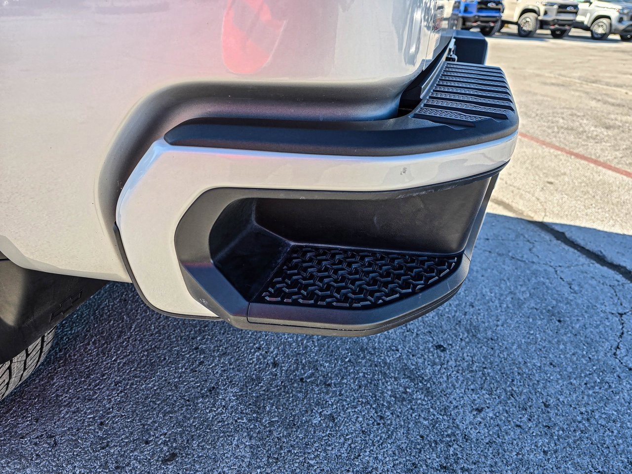 Used 2023 Chevrolet Silverado 3500 High Country w/ Technology Package image 12