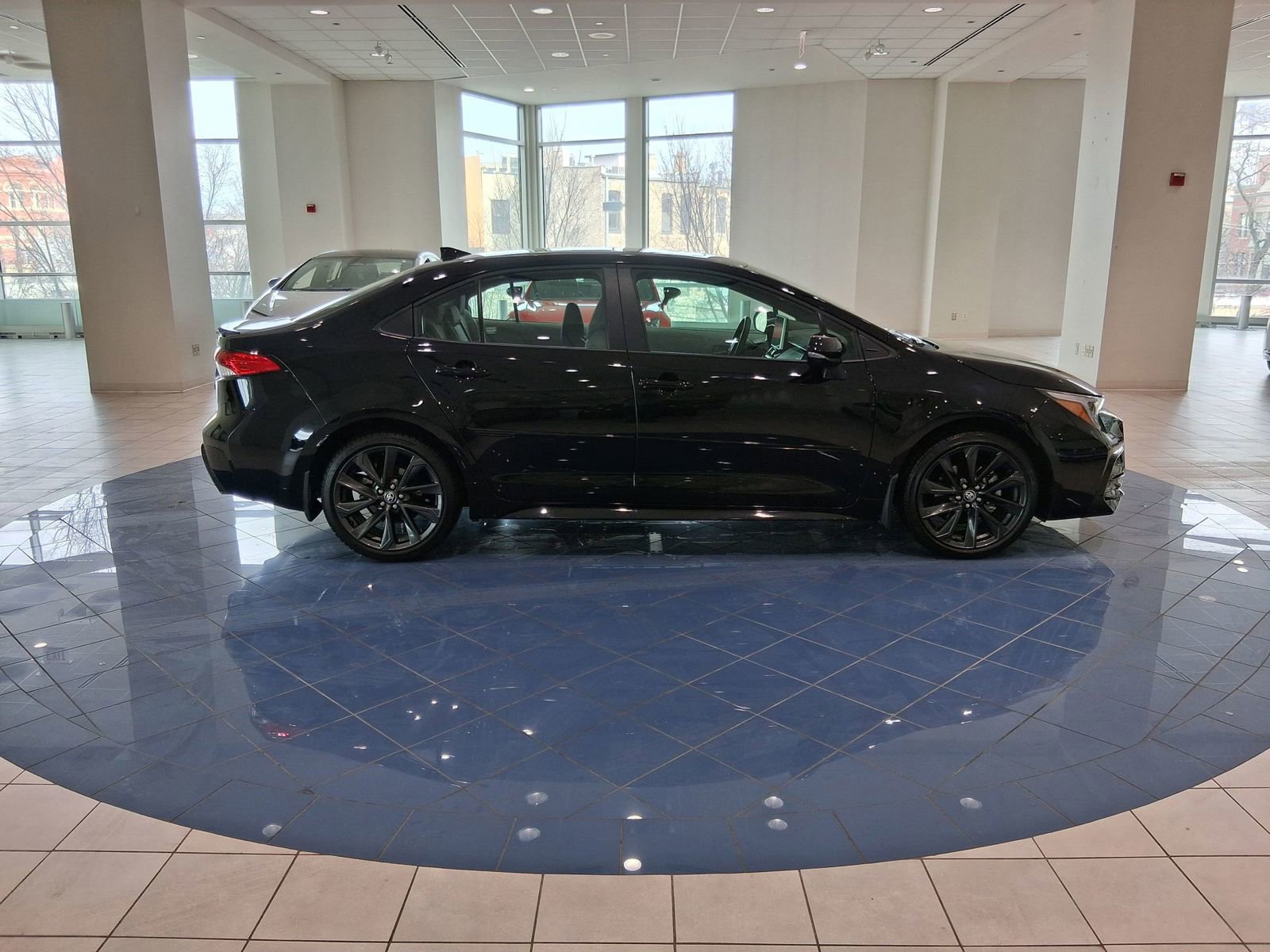 Used 2025 Toyota Corolla SE w/ SE Premium Package image 7