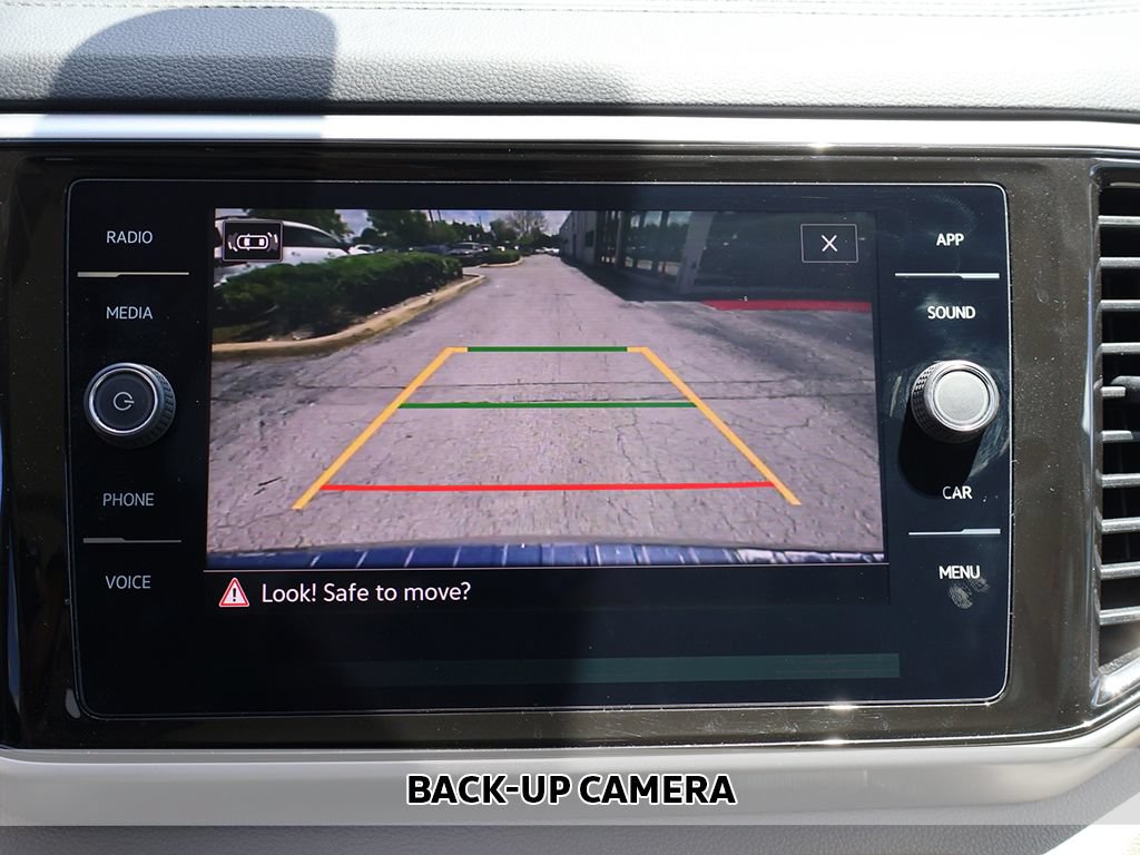 Used 2022 Volkswagen Atlas SE w/ Panoramic Sunroof Package FWD image 6
