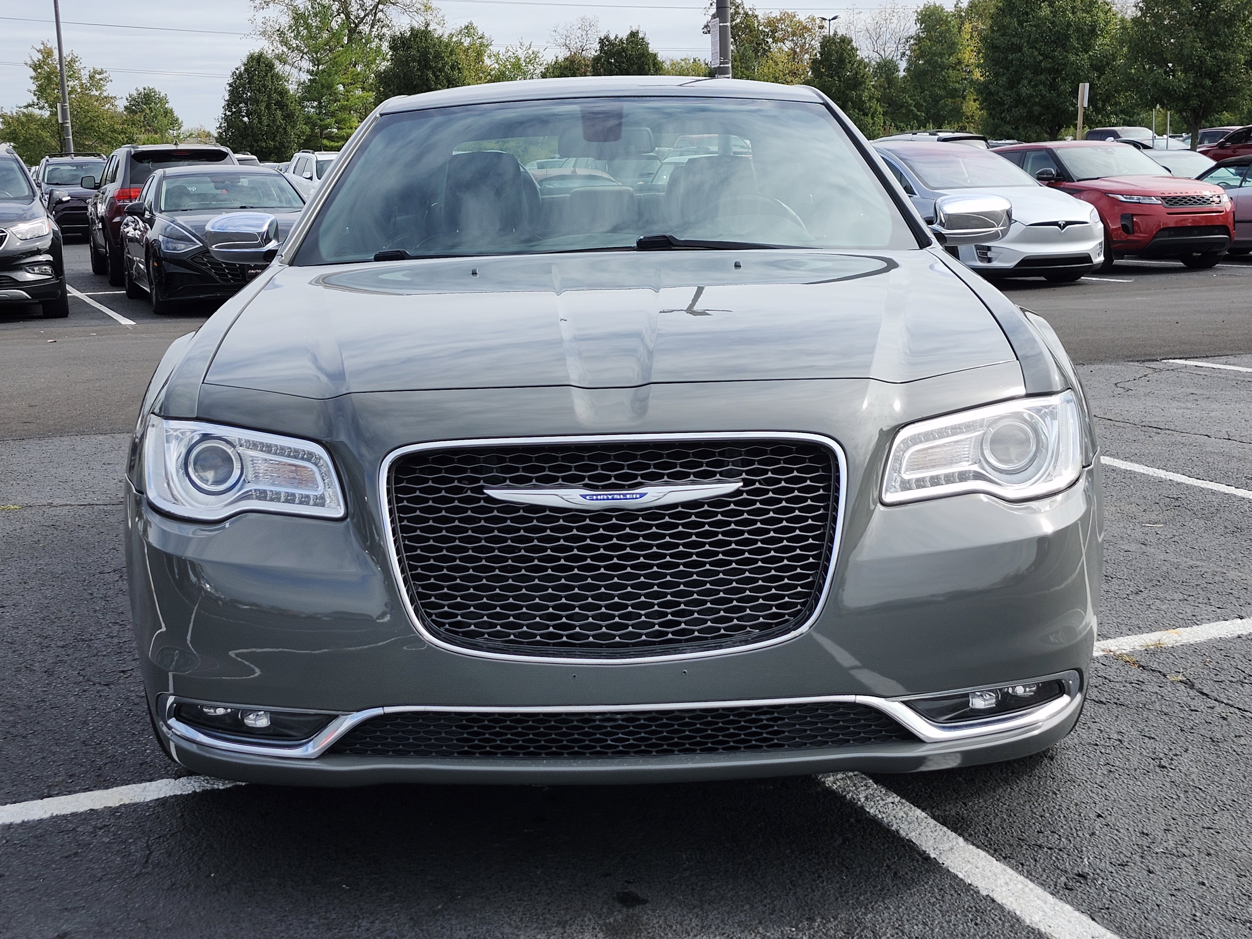 Used 2018 Chrysler 300 Limited image 3
