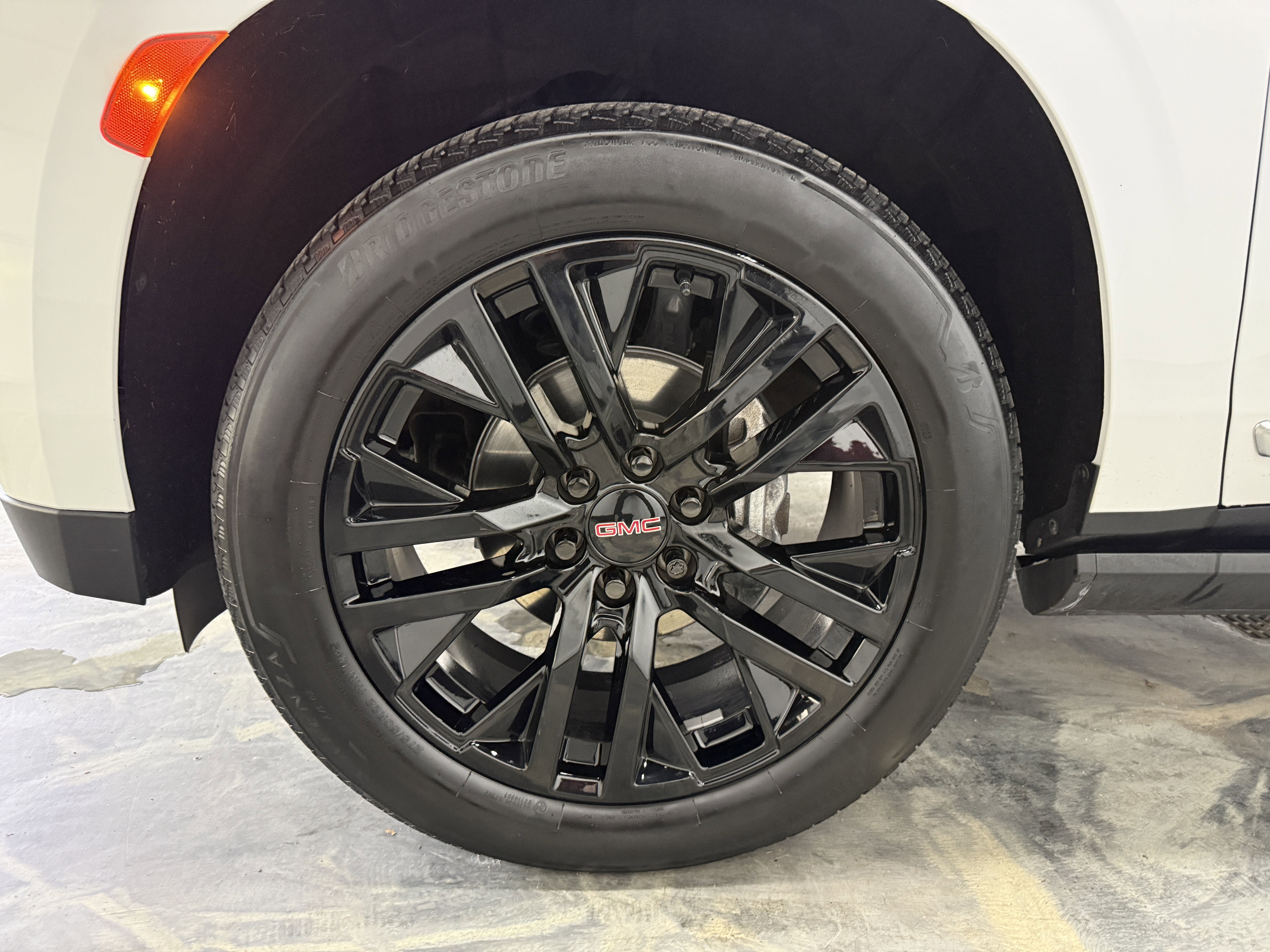 Used 2024 GMC Yukon Denali image 34