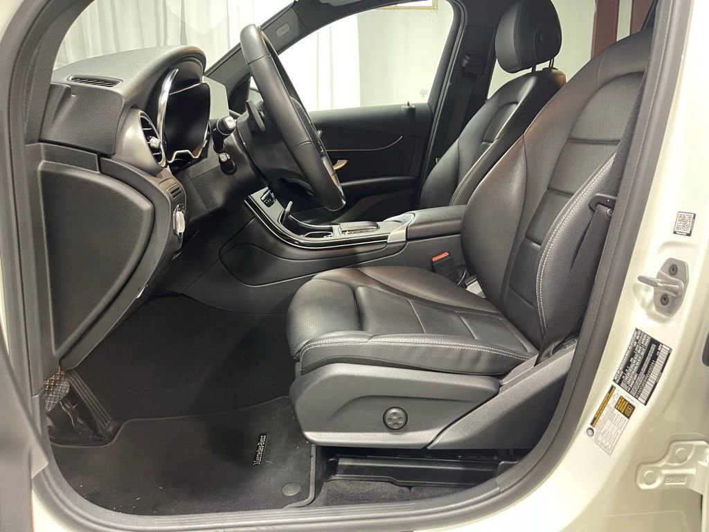Used 2022 Mercedes-Benz GLC 300 4MATIC image 19