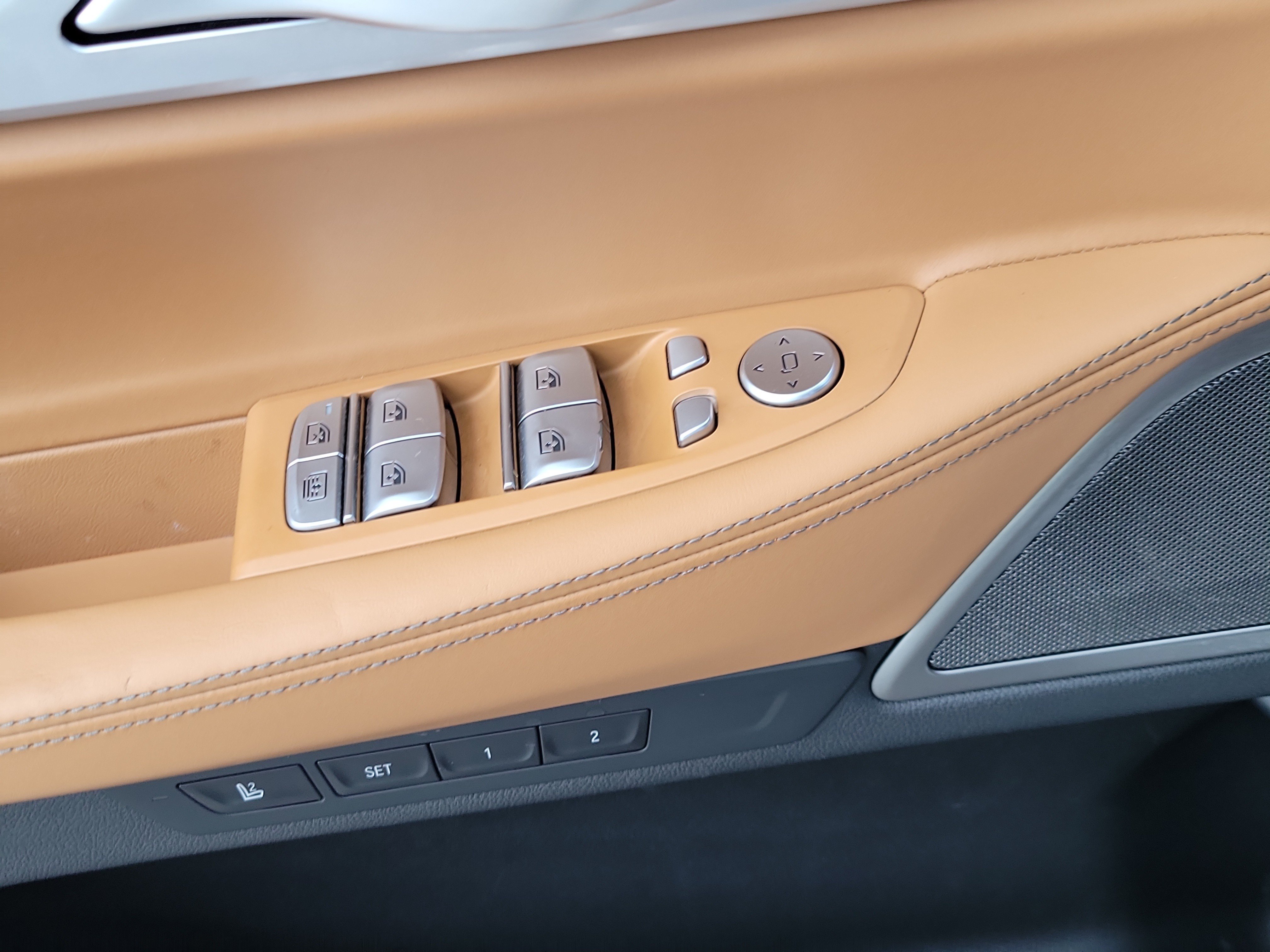 Used 2022 BMW 740i w/ M Sport Package RWD image 16