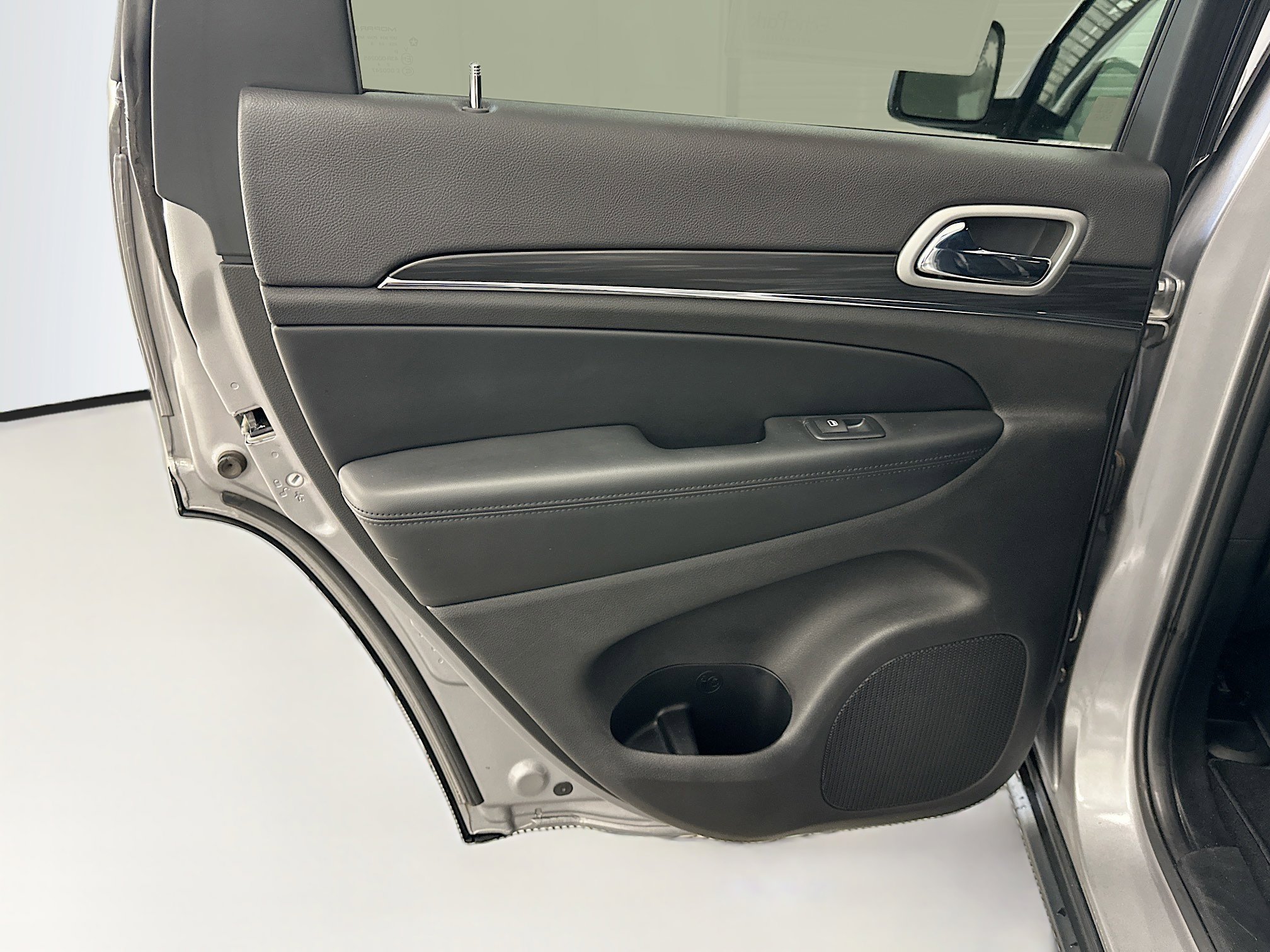 Used 2019 Jeep Grand Cherokee Limited image 28