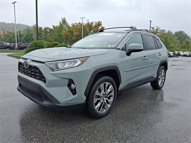 Used 2019 Toyota RAV4 XLE Premium image 3