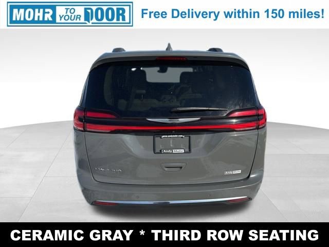 Used 2021 Chrysler Pacifica Touring-L image 4