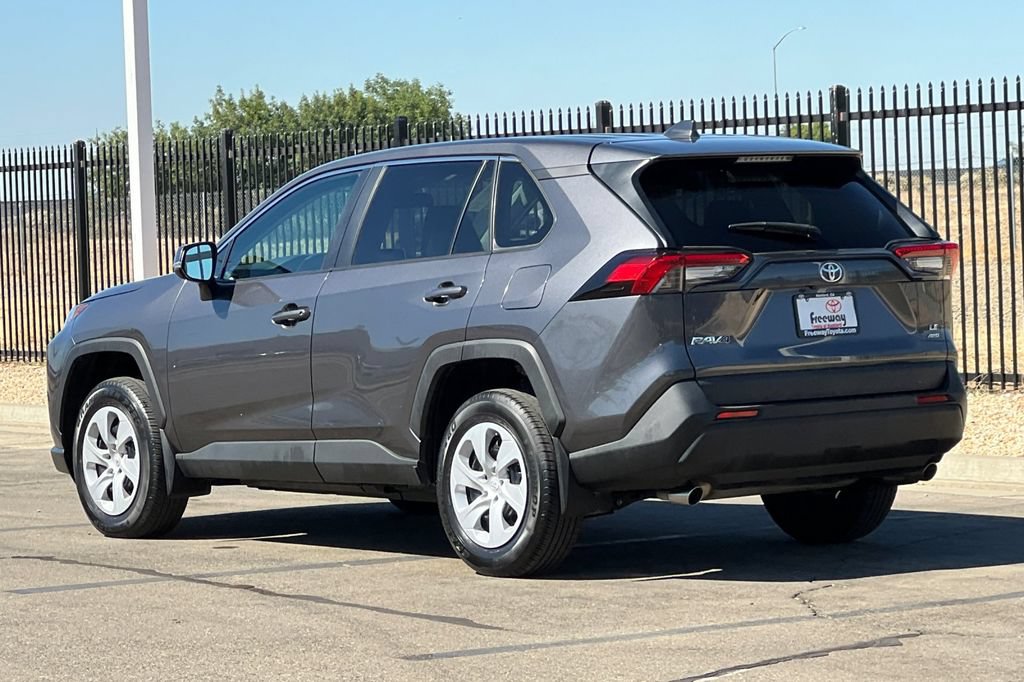 Certified 2024 Toyota RAV4 LE AWD/4WD image 7