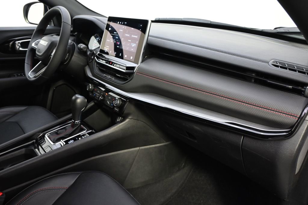 Used 2025 Jeep Compass Trailhawk image 15