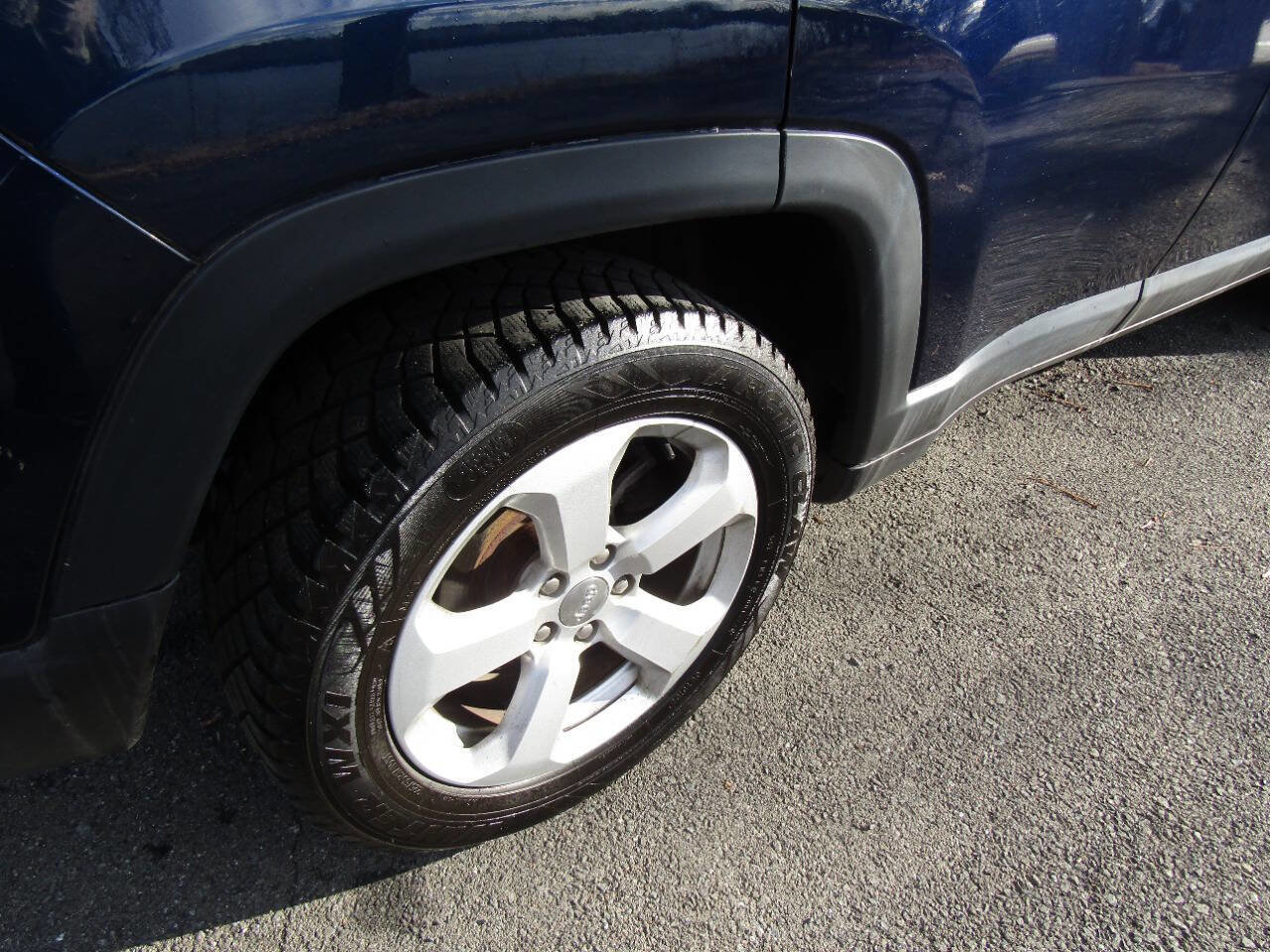 Used 2021 Jeep Compass Latitude image 35