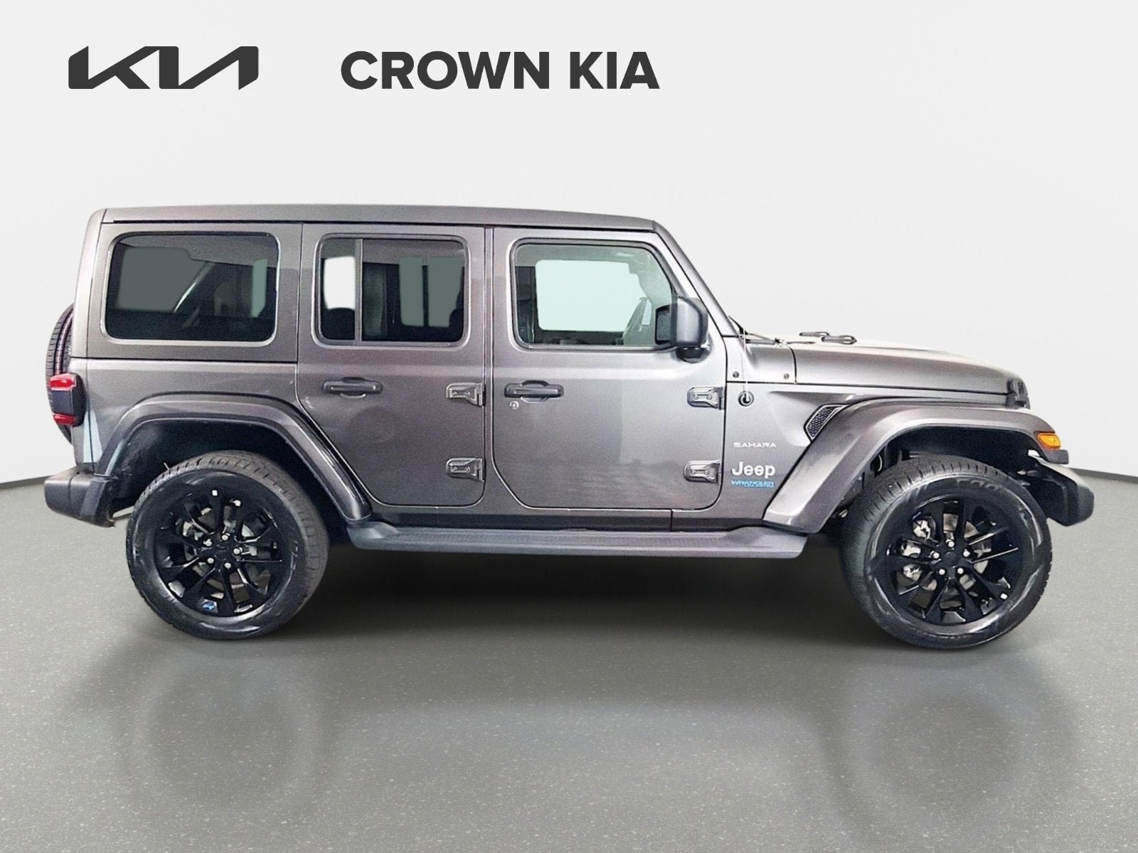 Used 2022 Jeep Wrangler Unlimited Sahara w/ Cold Weather Group AWD/4WD image 5