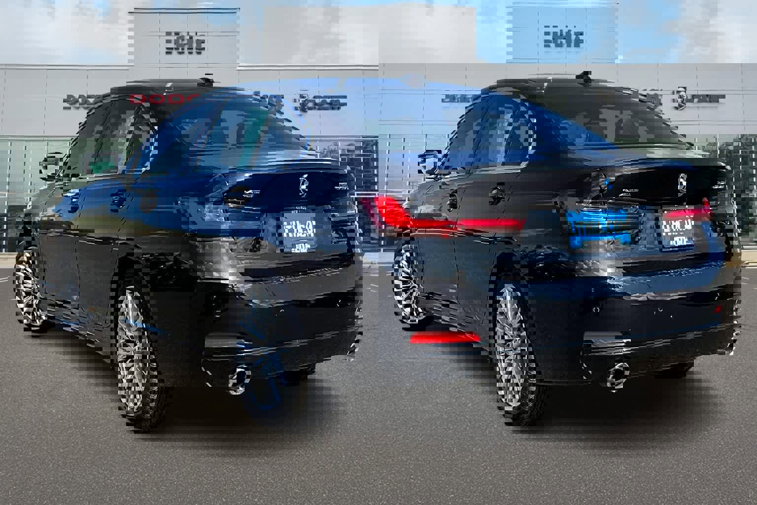 Used 2024 BMW 330i xDrive 330i xDrive w/ Convenience Package image 3