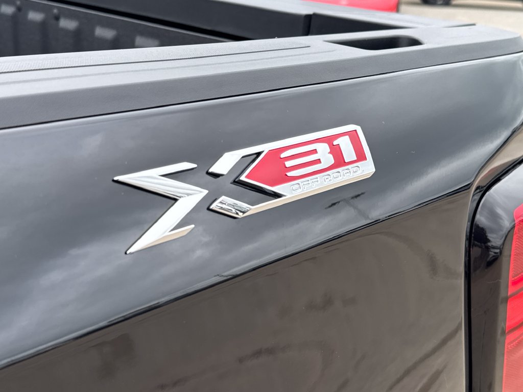New 2026 GMC Sierra 1500 SLT w/ SLT Convenience Package AWD/4WD image 16