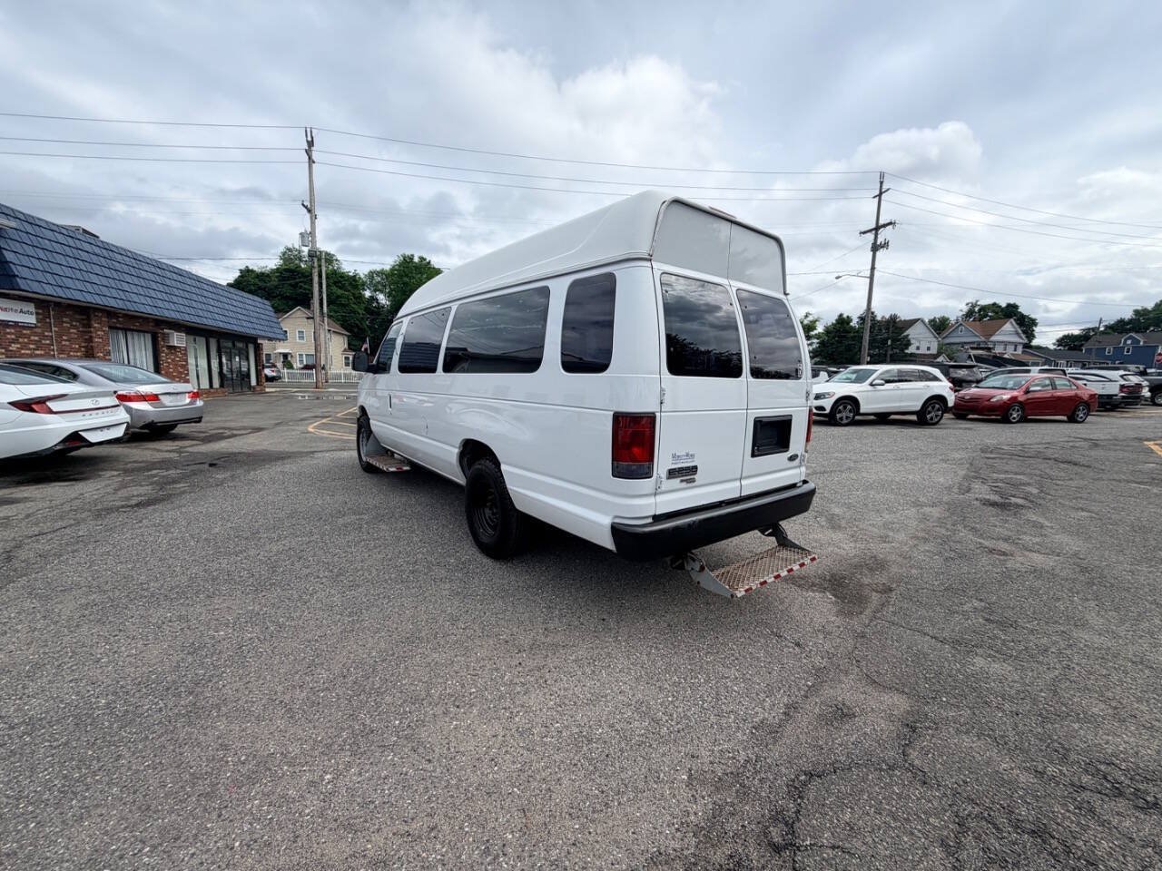 Used 2014 Ford E-250 and Econoline 250 Extended w/ Power Group RWD image 63
