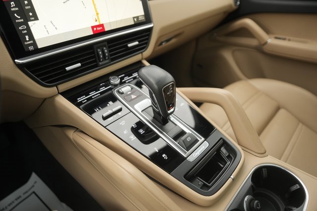 Used 2021 Porsche Cayenne Coupe image 28