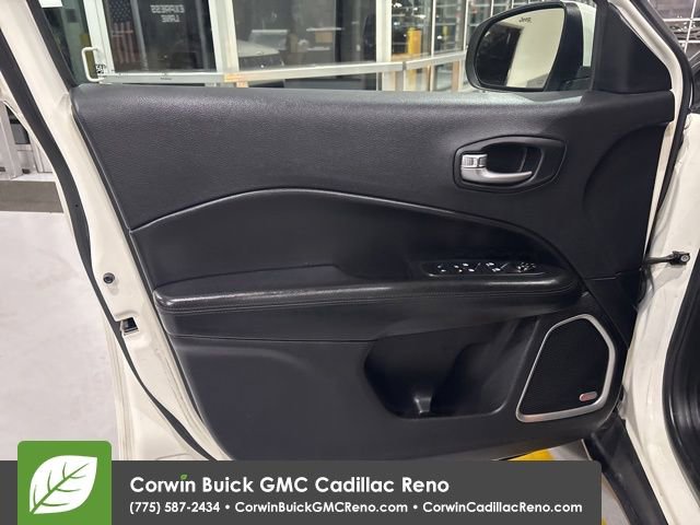 Used 2018 Jeep Compass Latitude image 11