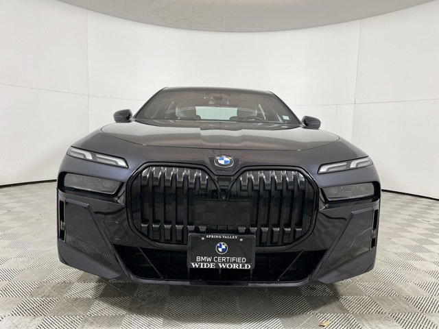 Certified 2023 BMW 760i xDrive image 2